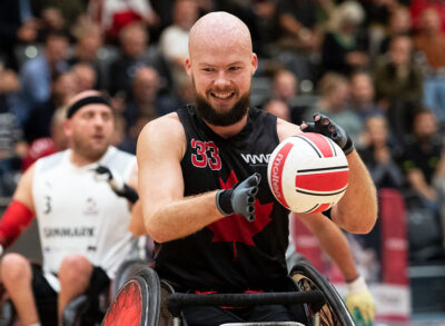 Zak Madell se joint au panel paralympique pour la Journée internationale des personnes ayant un handicap