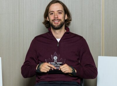 Braden Pettinger, de la Saskatchewan, reçoit le Prix Hal Merrill pour son impact communautaire